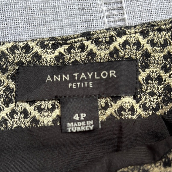 Ann Taylor Black and Gold Jacquar Pencil Skirt - Picture 3 of 9